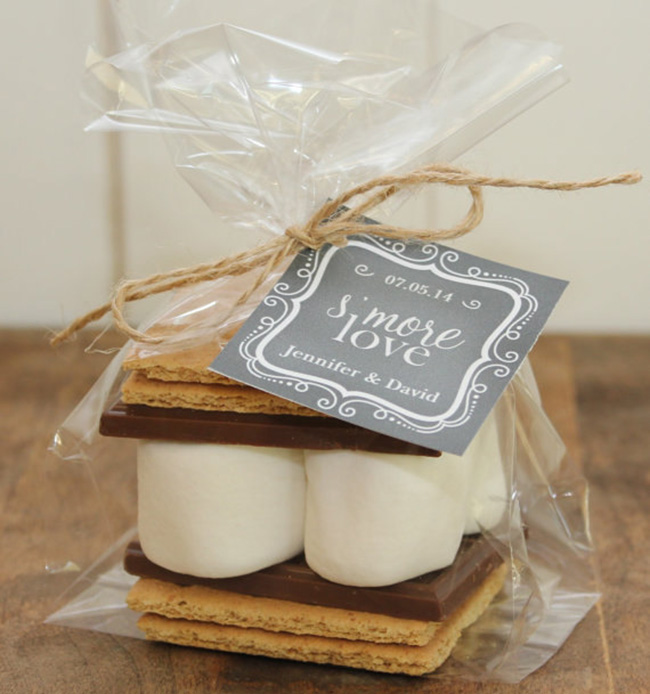 25 Winter Wedding Favors  That Will Melt Your Heart That 